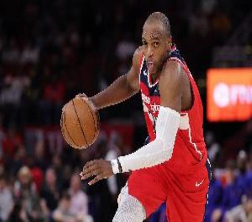 效率低下！米德尔顿8投1中&三分4中0得到2分2板5助&有2次失误