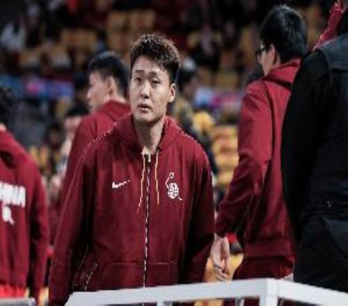 媒体人：赵睿无需再磨合2月复出也为国家队后续比赛打好身体基础