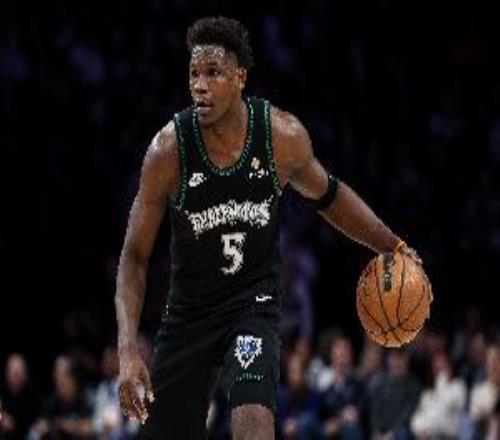 媒体人：爱德华兹的关键时刻阅读比之前好进攻端更自信了