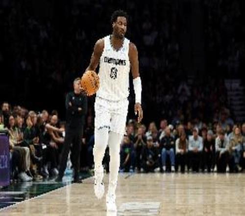 效率低！小贾伦杰克逊11投仅3中拿到14分5板3帽三分3中0