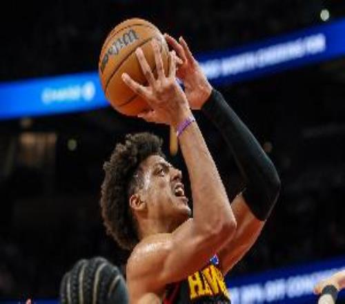 持球大核！杰伦约翰逊16中9拿下23分11板6助1断2帽上半场17分