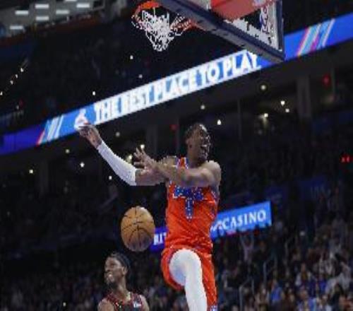 两罚不中不应该！杰伦威半场7中5拿到10分3助2断也出现3失误