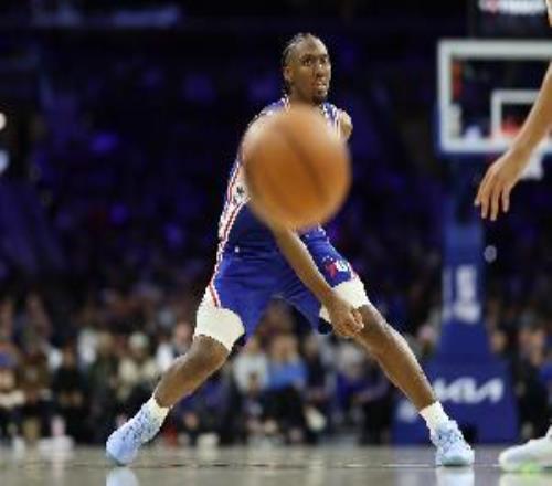 独撑！马克西27投13中砍38分4板5助2断2帽正负值+17仍未能救主