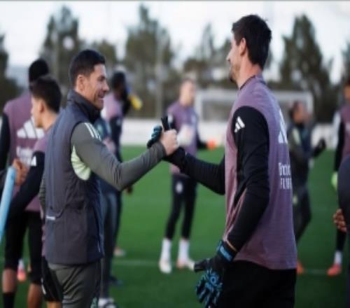 库尔图瓦社媒告别阿隆索：感谢你所做的一切，祝你未来一切顺利