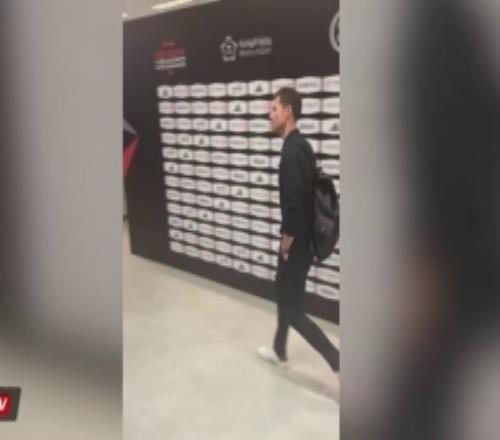 阿斯报晒阿隆索在皇马最后画面，西超杯失利后独自离开采访区