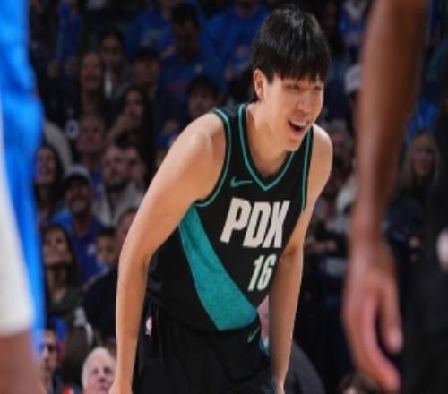 开拓者媒体人：杨瀚森之前的表现都是负面的但这周打得还算正常