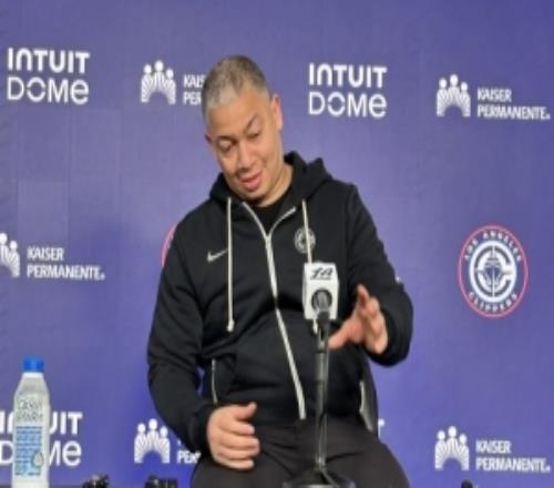 泰伦卢：祖巴茨还需要时间找到节奏小卡上一场就有时间限制