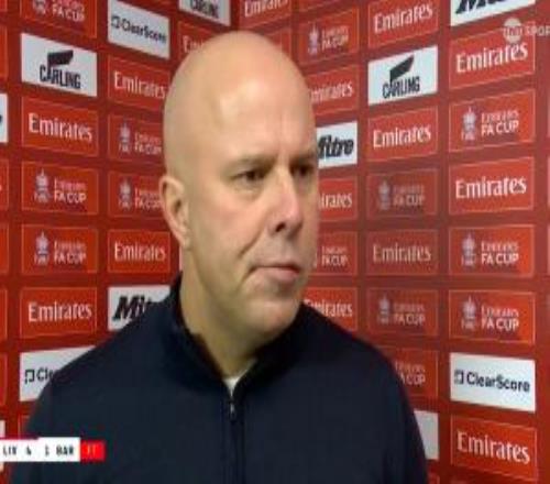 自家门前玩脚后跟！斯洛特：索博的选择很奇怪，我会和他谈谈