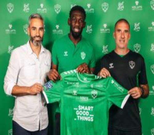 直播吧：深圳新鹏城将引进29岁法乙中卫巴图宾西卡，替代杜加利奇