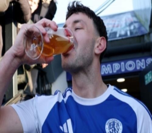 正职是体育老师，麦克尔斯菲尔德后卫：希望战胜水晶宫能激励学生