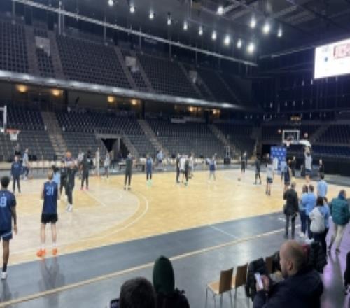 右小腿伤势已缺席五场！莫兰特参加了NBA柏林赛的赛前训练