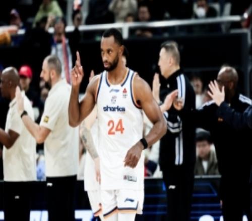 上海外援弗格助攻数达1509次超越李群升至CBA历史第28