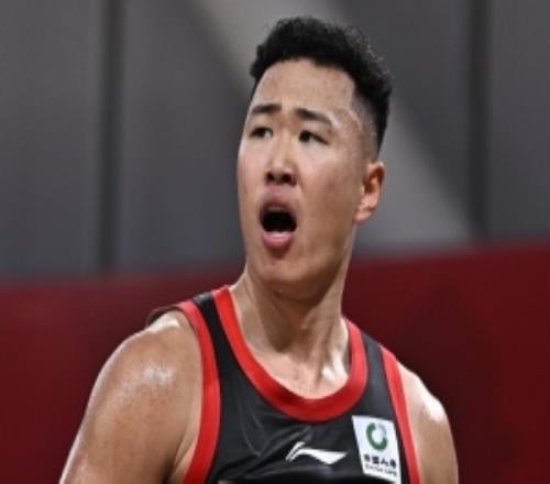 赢球功臣！贺希宁12投7中&罚球8中8得25分4板3助1断正负值+15