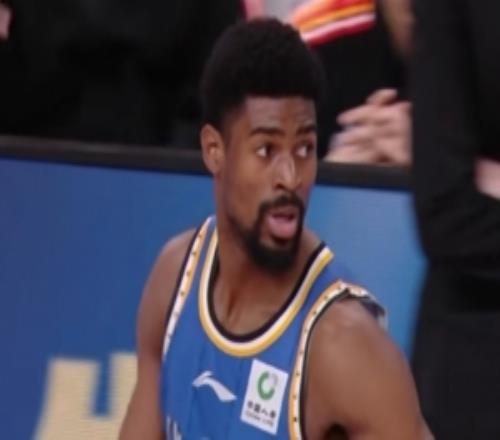 第三节追分！贝利9中5&罚球4中2得到12分3板1助2断第三节单节7分