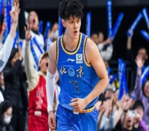 乏善可陈！曾凡博18分钟5中2拿到7分罚球6中2