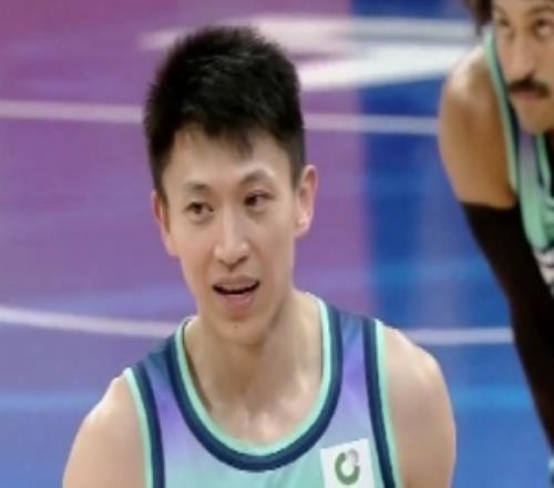 油箱还有油！刘晓宇5中4高效拿下12分1板5助1断正负值+12最高