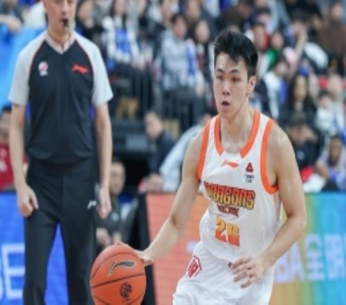 媒体人：庞峥麟像精密运转的发动机这场比赛他证明自己的实力