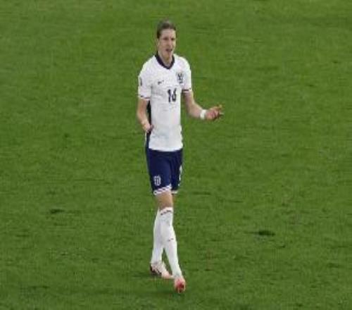 每日电讯：弗兰克亲自致电说服加拉格尔加盟热刺，将提供主力位置