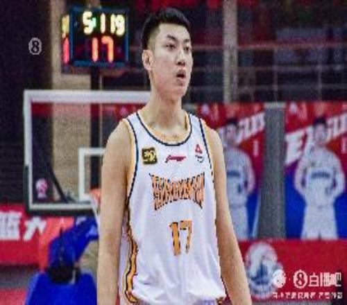 队内国内球员就你能看！焦海龙7中6&三分4中4拿到18分3板