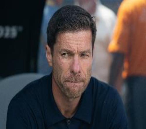 阿斯：主场02塞尔塔后阿隆索失去信任，与皇马核心球员关系疏远