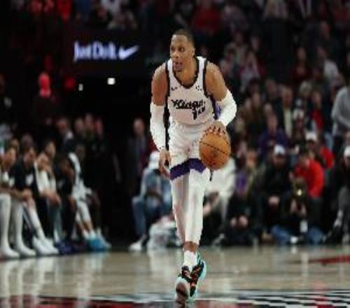 7连败后连胜火箭湖人！记者：国王昨天抢爆前场板今天万箭齐发