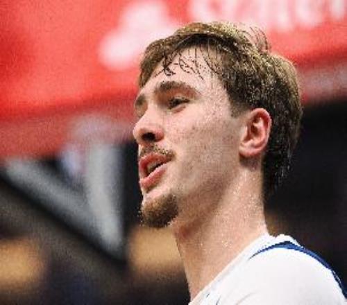 弗拉格5次单场20+&0失误追平塔图姆和科比保持的青少年球员纪录