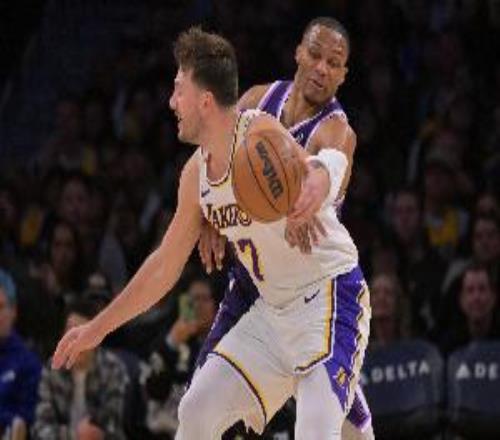 三分8对17怎么赢！东詹两个引擎燃尽了三分和防守成为湖人生死线