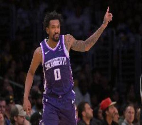 国王三分26投17中！蒙克：更多转移球按节奏推进进攻局面打开了