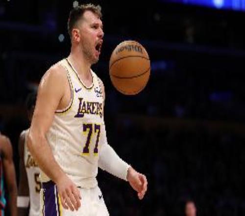 解说：东契奇倾其所有国王17记三分让本就攻强守弱湖人雪上加霜