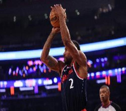 火力全开！伦纳德19中11&5记三分轰35分5板3助第三节19分