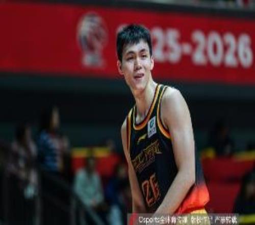 解说：庞峥麟末节又当小外援用他是本土控卫优质即战力之一