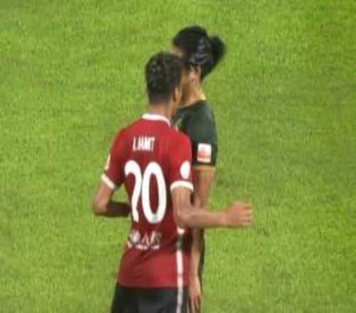 不打不相识！国安新援阿不都海米提曾头顶张玉宁，吃红牌禁赛3场