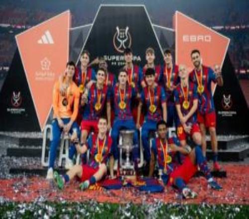 巴萨最宝贵的财富！拉玛西亚13人西超杯夺冠合影，一半以上是U21