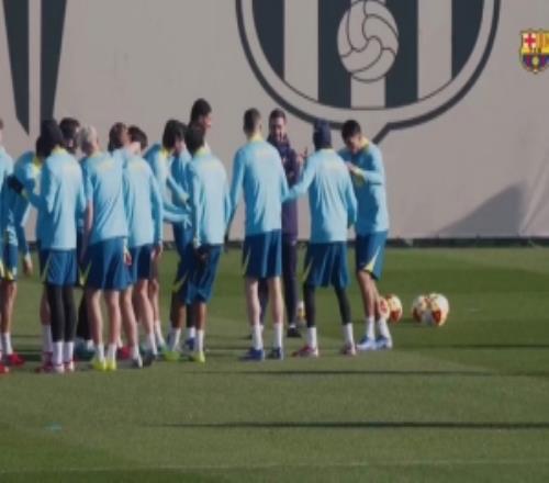 入队仪式！巴萨球员训练之前欢迎坎塞洛