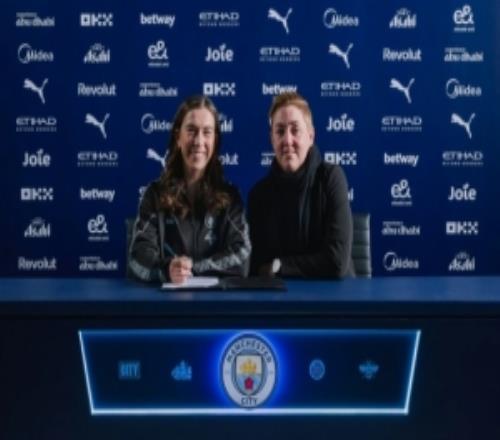 曼城官方：美国女足国脚萨姆科菲加盟，签约至2029年