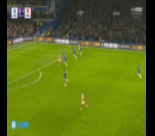 巨大失误！桑切斯黄油手，约克雷斯补射破门，枪手客场2球领先