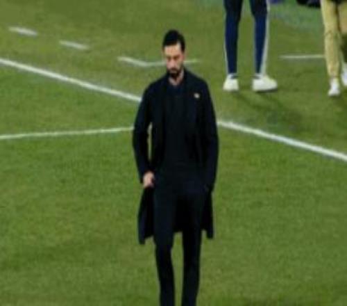 难以置信！阿韦洛亚脸色铁青双手插袋，阿尔瓦塞特众将疯狂庆祝