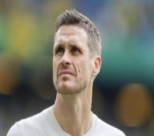 汉堡有意凯尔里肯：我与凯尔正处理转会工作，目前没人联系我们