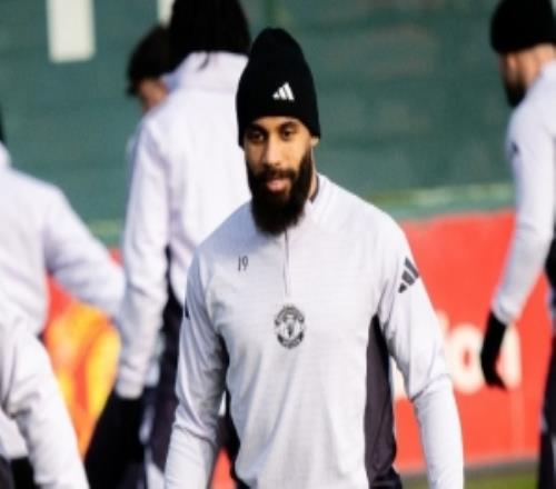 大将归来！曼联官方：阿玛德和姆伯莫已归队并参加训练