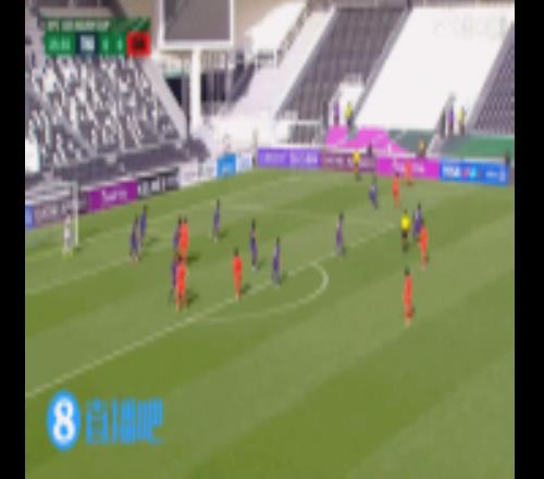 U23国足前场丢球被打反击，木塔力甫战术犯规染黄