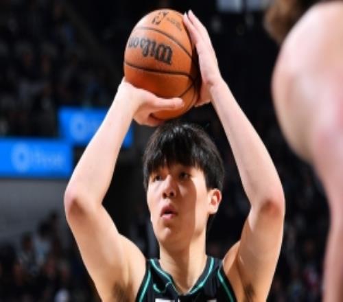 解说：杨瀚森的能力介于G联赛和NBA之间不是稳定的NBA轮换