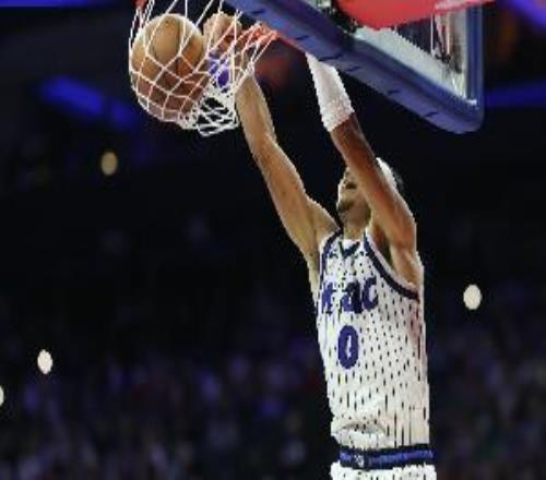 正负值+17！布莱克贡献海报级扣篮全场13中7拿到21分6板7助