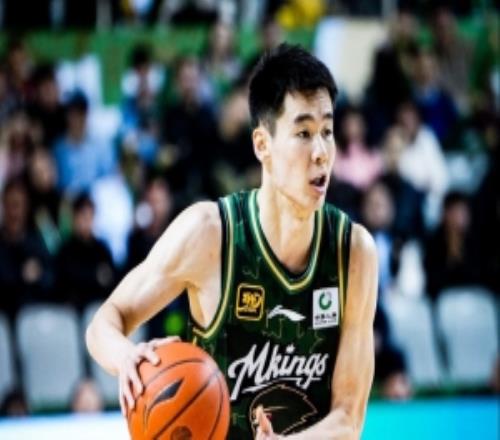 能攻善传！郭昊文14中8贡献25分6助三分6中3