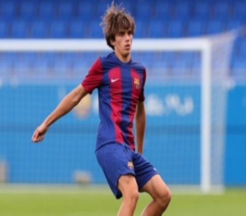 记者：米兰、科莫有意巴萨18岁中卫昆卡，巴萨正在评估法甲报价