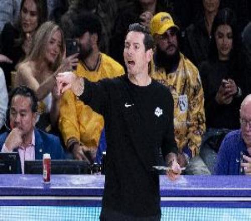 雷迪克：黄蜂是又一支对阵湖人手感火热的球队我们低位防守糟糕