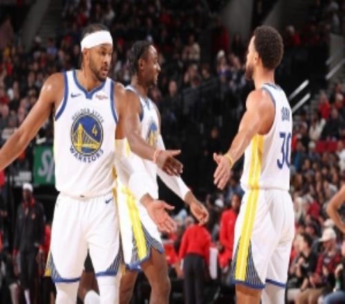 库里谈穆迪：他的三分非常有帮助他不在乎命中率&投篮没有压力