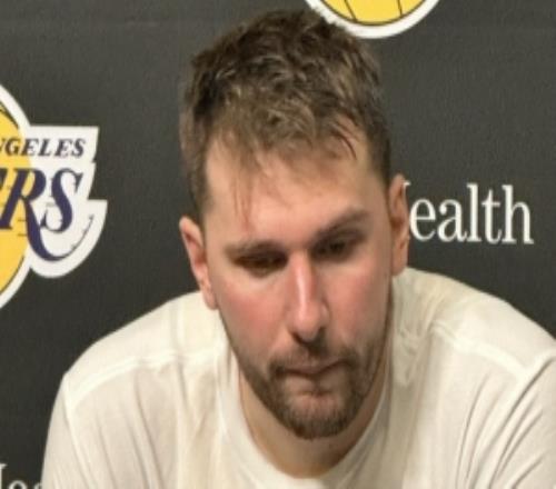 东契奇：对阵黄蜂很难&开局很好后面糟糕三球会制造空间投篮