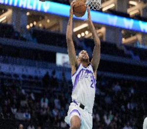 垃圾时间老同志出出汗！李凯尔得12分6板6助罚球6中1有点辣眼睛