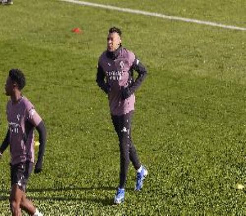 记者：姆巴佩出战莱万特尚未得到确认，但预计他将能够首发