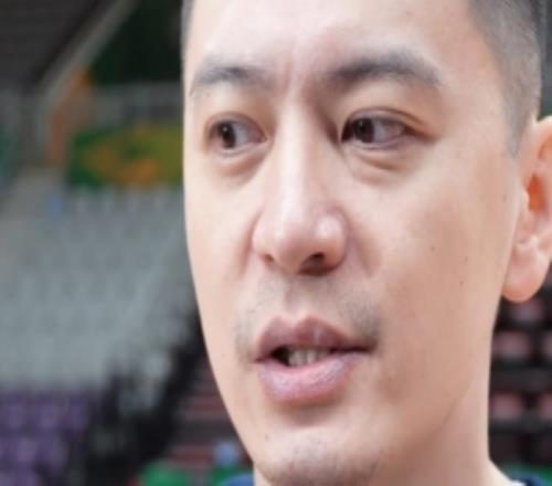 杨鸣：批评声深深触动球队精神面貌一定会在今晚对新疆有所改善